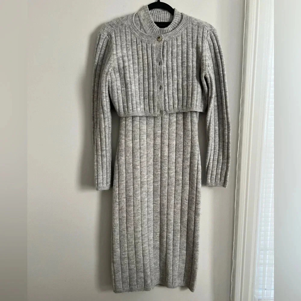 House of Harlow Rib knit dress with long sleeve top gray